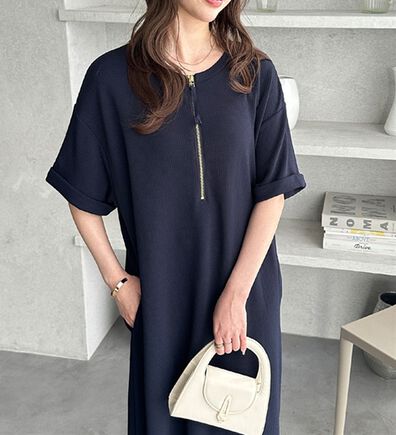 GeeRA（ジーラ）の「【ひんやり/着痩せ】ハーフジップ大人Ｔシャツワンピース（カットソーワンピース）」