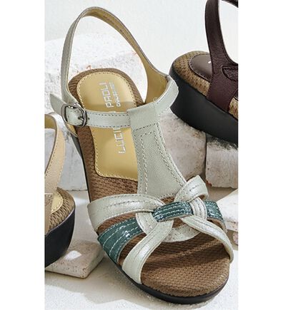 BELLUNA（ベルーナ）の「山羊革カジュアルサンダル（サンダル・ミュール）」