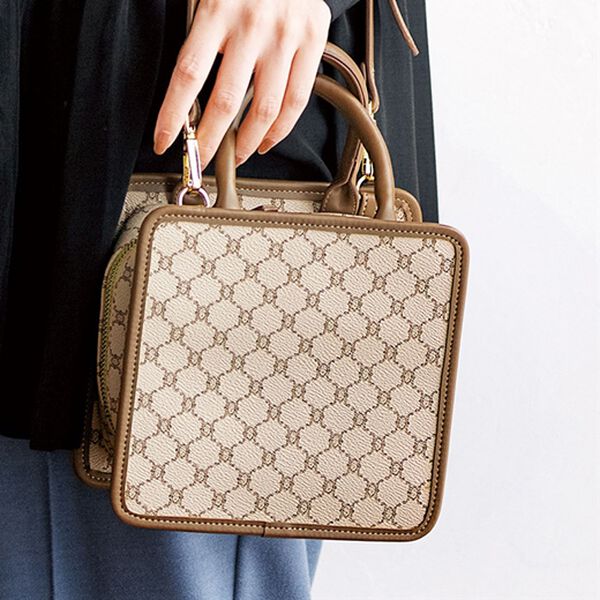 GeeRA（ジーラ）の「スクエア２ＷＡＹミニボストン（ボストンバッグ）」｜ベージュ系