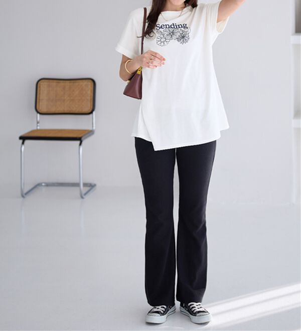 Viola e Viola（ヴィオラ エ ヴィオラ）の「【柄が選べる】大人の華やかプリントチュニックＴシャツ（チュニック）」｜詳細画像