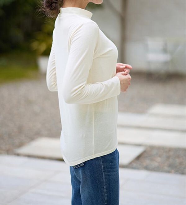 LAVIENNE（ラヴィエンヌ）の「【うす・軽・温】綿１００％吸湿発熱あったかタートルネックインナー（肌着・インナーウェア）」｜詳細画像