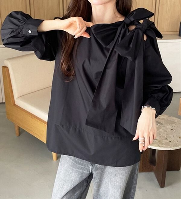 GeeRA（ジーラ）の「【YOUING.】ショルダーリボンブラウス（ブラウス）」｜詳細画像