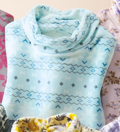 LAVIENNE（ラヴィエンヌ）の「ストレッチ素材のゆるっとハイネックプルオーバー（パジャマ・ルームウェア）」