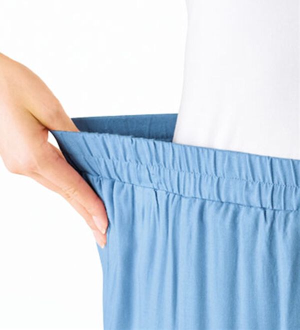 BELLUNA（ベルーナ）の「ふわり軽やかレーヨン素材フレアスカート（ロングスカート）」｜詳細画像