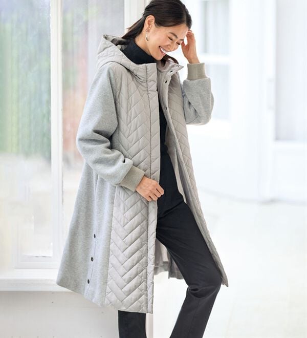 冬のお出かけにこれ一枚！幾何柄キルト切替ロングコート - ベルーナ