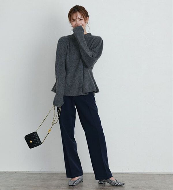 Pierrot（ピエロ）の「スタイルアップセンタープレスパンツ（フルレングスパンツ）」｜詳細画像