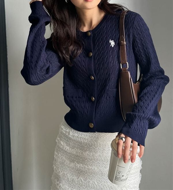 RANAN（ラナン）の「＜Ｕ．Ｓ．Ｐ＞ゴールド調ボタン刺繍ケーブルカーディガン（ニット・セーター）」｜詳細画像