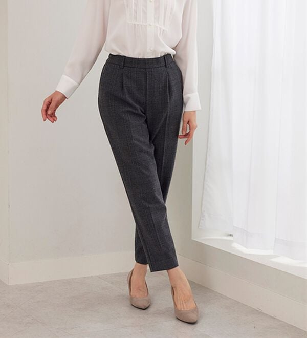 BELLUNA（ベルーナ）の「サマ見え(スーパーウォーム)ウール調素材美脚テーパードパンツ（テーパードパンツ）」｜詳細画像