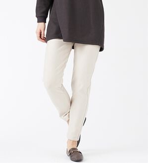 BELLUNA（ベルーナ）の「マシュマロみたいな裏ベロアなめらかストレッチパンツ（フルレングスパンツ）」｜アイボリー