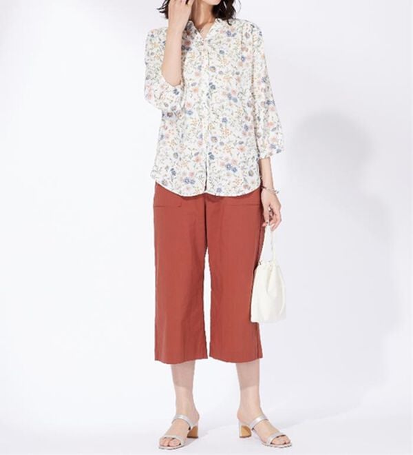 BELLUNA（ベルーナ）の「レーヨン素材ギャザー使いプリントブラウス（ブラウス）」｜詳細画像