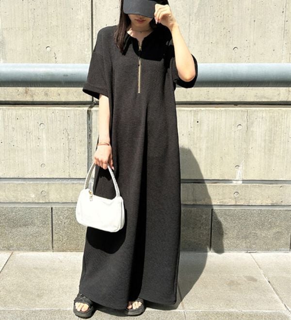 GeeRA（ジーラ）の「【ひんやり/着痩せ】ハーフジップ大人Ｔシャツワンピース（カットソーワンピース）」｜詳細画像