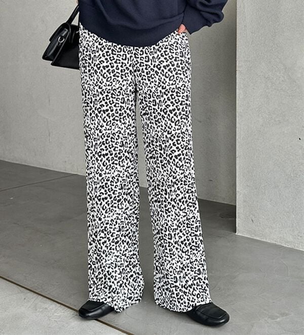 GeeRA（ジーラ）の「セルフカットセミワイドプリーツパンツ（フルレングスパンツ）」｜詳細画像