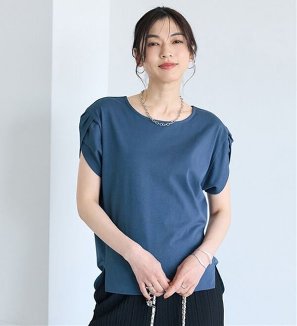 BELLUNA（ベルーナ）の「華奢見せ！後ろ美人デザインプルオーバー（カットソー）」｜詳細画像