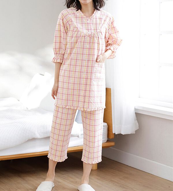 LAVIENNE（ラヴィエンヌ）の「サラッと涼感、綿１００％サッカーパジャマ（パジャマ・ルームウェア）」｜ピンクチェック