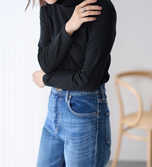 LAVIENNE（ラヴィエンヌ）の「【医師オススメ】綿１００％吸湿発熱あったかインナー　タートルネックインナー長袖（肌着・インナーウェア）」｜詳細画像