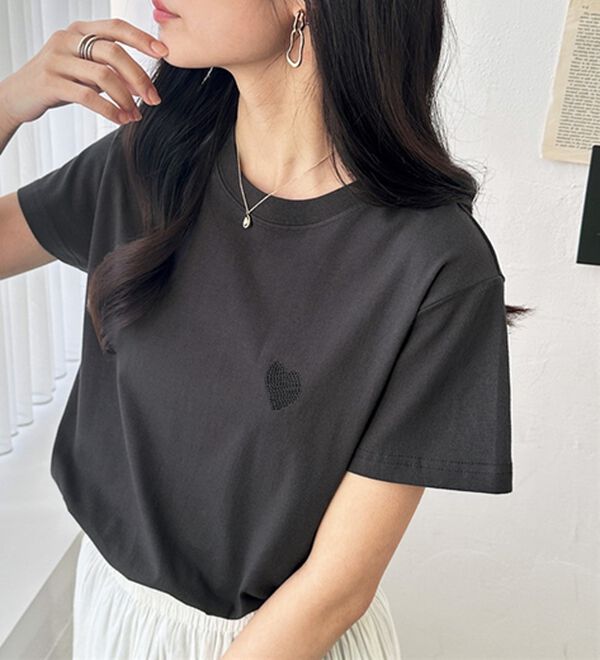 GeeRA（ジーラ）の「綿１００％アソート１ポイント刺しゅうＴシャツ（カットソー）」｜詳細画像