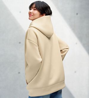 BELLUNA（ベルーナ）の「肩が疲れにくい！マシュマロ感覚ジップフーディー（ブルゾン）」｜ベージュ