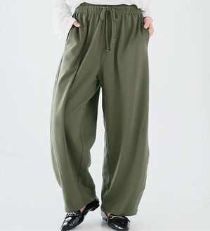 A HAPPY MARILYN（アハッピーマリリン）の「【Ｌ～６Ｌ】夏だから！薄スウェット生地で作ったカーブパンツ（ワイドパンツ・ガウチョ）」｜ライトカーキ