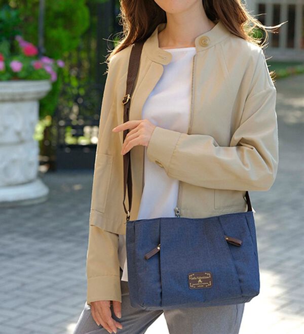 BELLUNA（ベルーナ）の「＜ソフィア・バレンチノ＞お財布の指定席がある軽量ショルダー（その他バッグ）」｜詳細画像