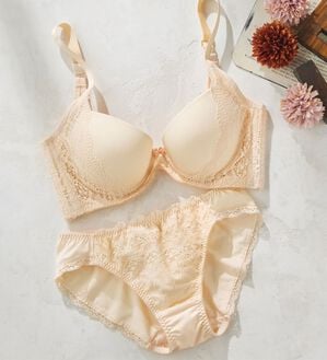 YU'NOW（ユナウ）の「しっかり脇高！美乳ブラセット（ブラジャー＆ショーツセット）」｜詳細画像