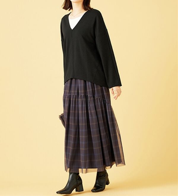 BELLUNA（ベルーナ）の「キレイ見えVネックプルオーバー（カットソー）」｜詳細画像