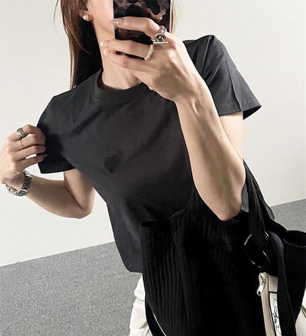 GeeRA（ジーラ）の「綿１００％アソート１ポイント刺しゅうＴシャツ（カットソー）」｜詳細画像