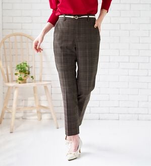 BELLUNA（ベルーナ）の「サマ見え！美脚テーパードパンツ（テーパードパンツ）」｜茶系チェック