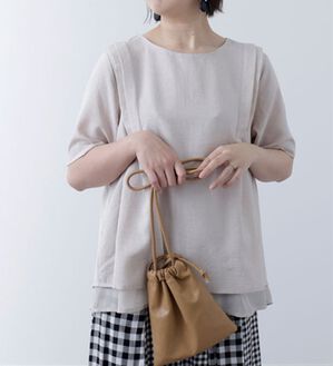 BELLUNA（ベルーナ）の「麻調素材シフォン重ねデザインブラウス（ブラウス）」｜ベージュ