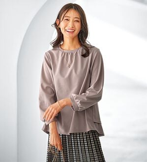 BELLUNA（ベルーナ）の「【再入荷】ボリューム袖美人顔バックフレアーＴブラウス（ブラウス）」｜モカピンク