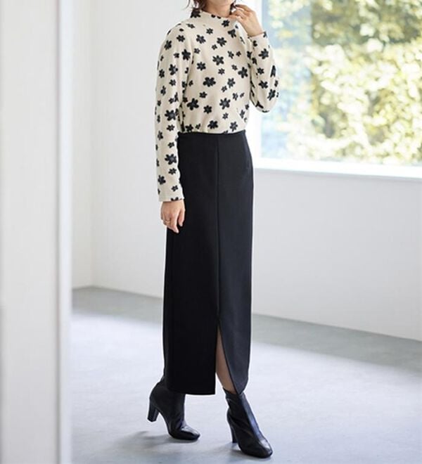 LAVIENNE（ラヴィエンヌ）の「薄手ストレッチフリースのプリントハイネック長袖（ニット・セーター）」｜詳細画像