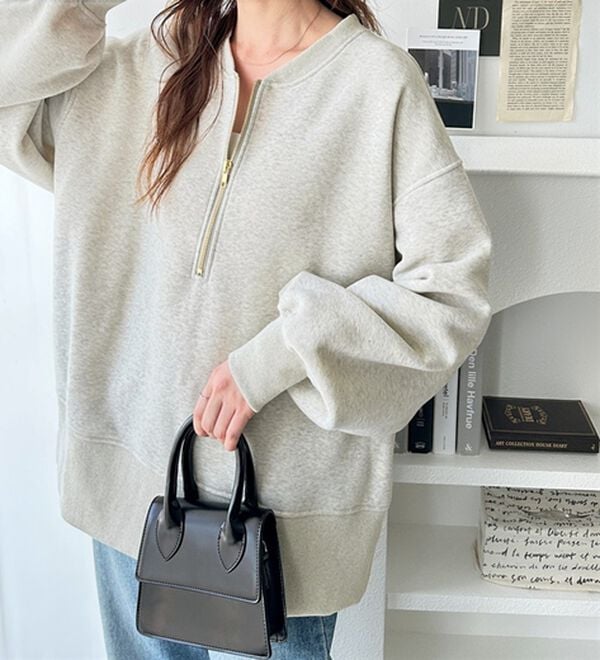 GeeRA（ジーラ）の「【ラク&times;きれい】ハーフジップ裏起毛スウェット（トレーナー・スウェット）」｜オートミール