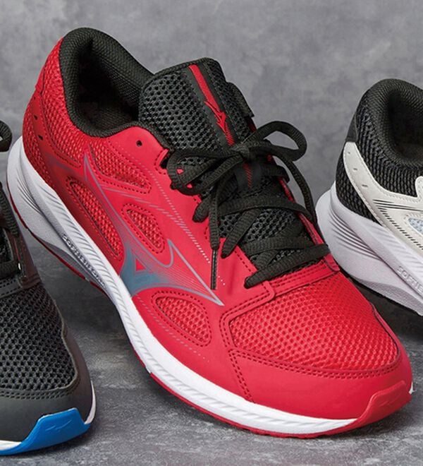 「＜ミズノ＞マキシマイザー（メンズスニーカー）」｜レッド