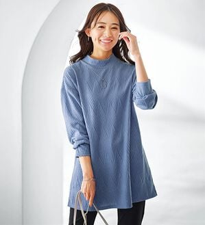 BELLUNA（ベルーナ）の「ふんわりジャカード素材ハイネックチュニック（チュニック）」｜ブルーグレー