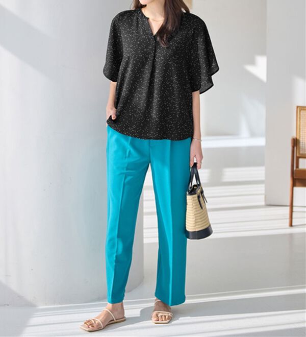 Viola e Viola（ヴィオラ エ ヴィオラ）の「【接触冷感】さらっと涼感フレアスリーブブラウス（ブラウス）」｜詳細画像