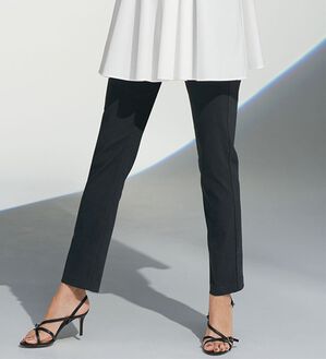 BELLUNA（ベルーナ）の「色焼けしにくい黒！ストレートパンツ（フルレングスパンツ）」｜詳細画像