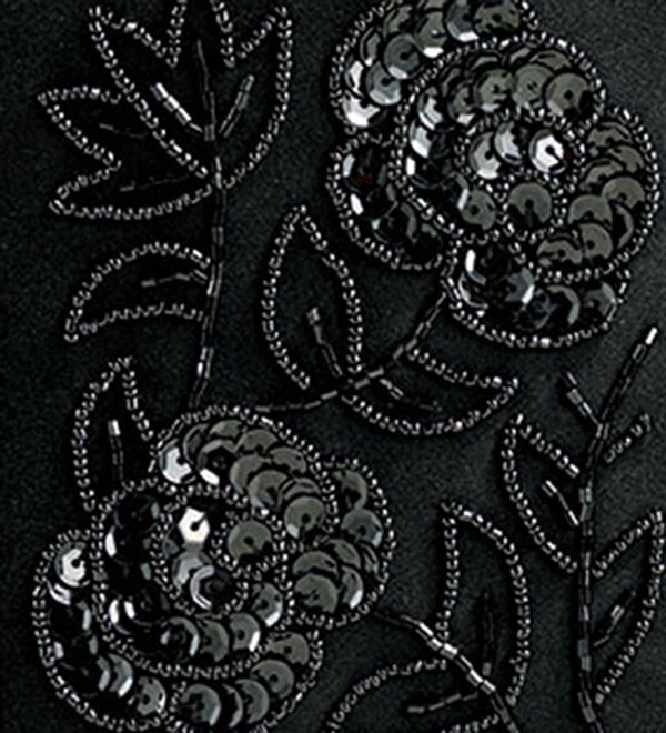 BELLUNA（ベルーナ）の「花刺繍が上品なビジューバッグ（ハンドバッグ）」｜詳細画像