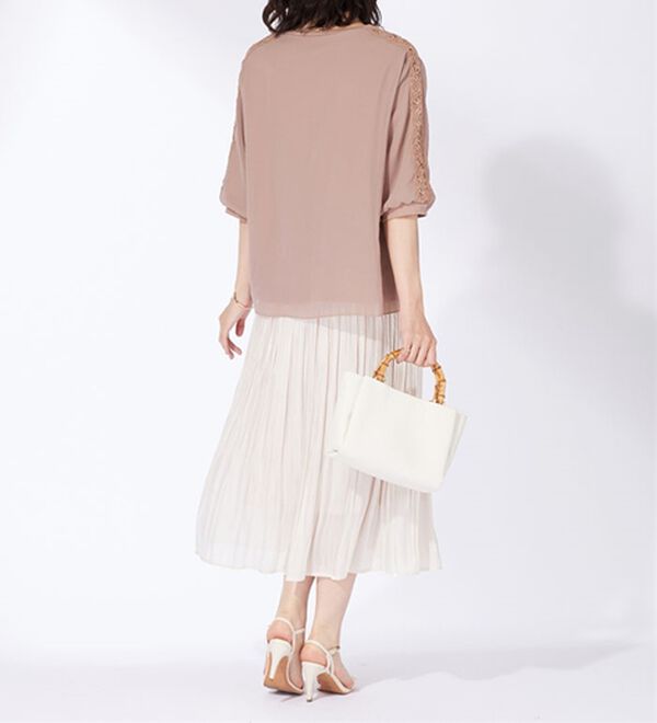 BELLUNA（ベルーナ）の「花柄レースシフォン重ねプルオーバー（カットソー）」｜詳細画像