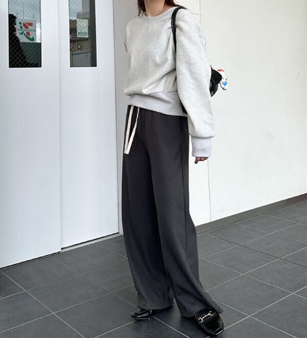 GeeRA（ジーラ）の「スタッズスウェット（トレーナー・スウェット）」｜詳細画像