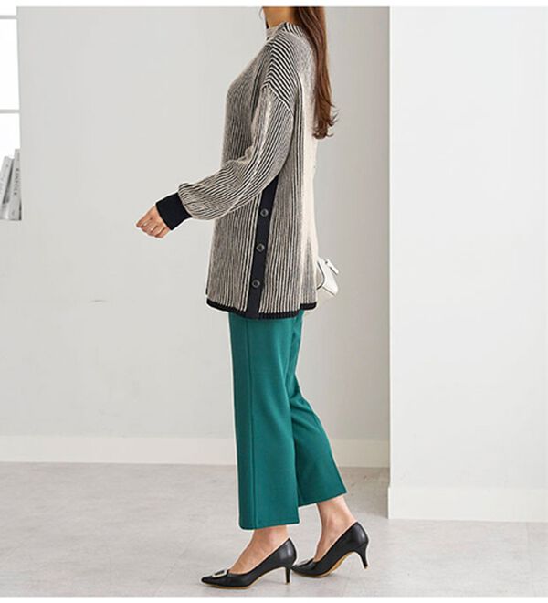 BELLUNA（ベルーナ）の「ボタン使いストライプジャカード切替ニットチュニック（チュニック）」｜詳細画像