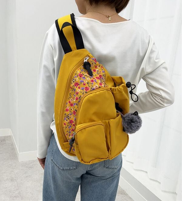 BELLUNA（ベルーナ）の「気がきく小回り優秀ボディバッグ（リュック）」｜詳細画像