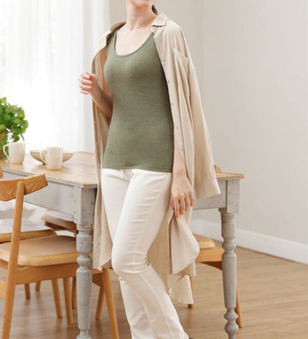 LAVIENNE（ラヴィエンヌ）の「【吸汗速乾】４０代からの綿混快適カップ付タンクトップ（ブラトップ・カップ付きインナー）」｜詳細画像