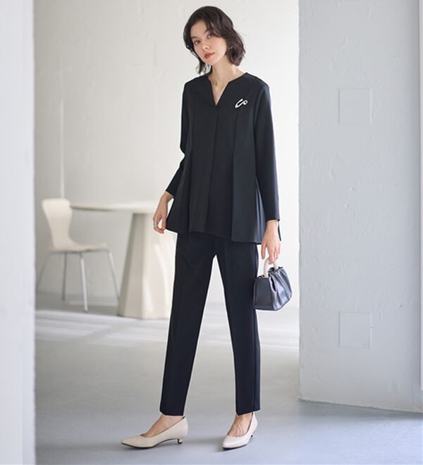 GeeRA（ジーラ）の「【2点セット】タックフレアーブラウスセットアップ（パンツスーツ）」｜詳細画像