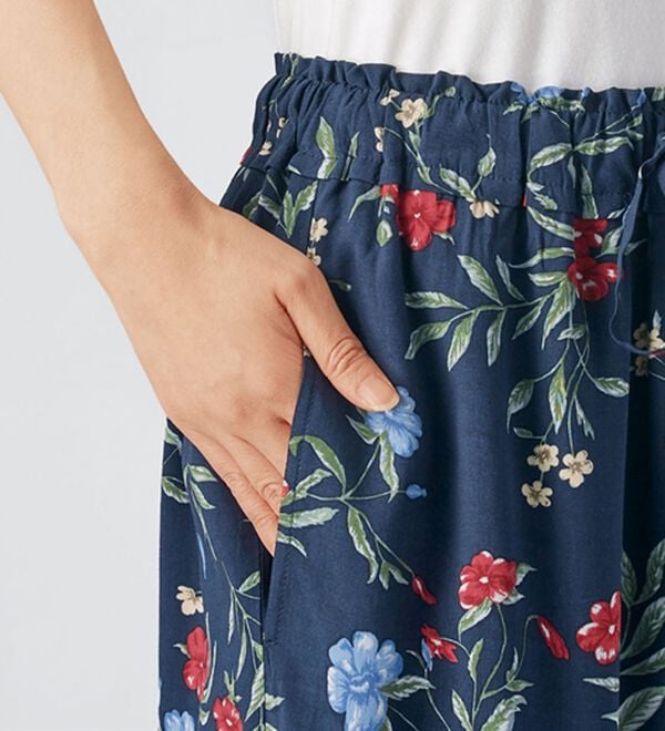 BELLUNA（ベルーナ）の「ヒンヤリ！レーヨン素材プリントワイドパンツ（ワイドパンツ・ガウチョ）」｜詳細画像