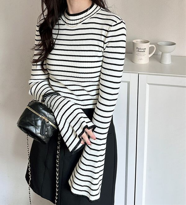 GeeRA（ジーラ）の「フレア袖ラメリブショートニットトップス（ニット・セーター）」｜詳細画像