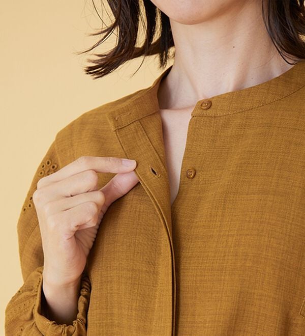 BELLUNA（ベルーナ）の「麻調素材袖刺しゅうデザインブラウス（ブラウス）」｜詳細画像