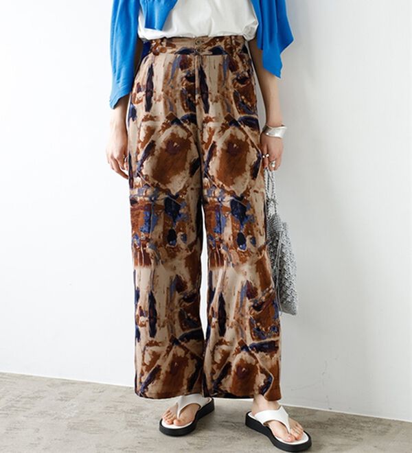 GeeRA（ジーラ）の「プリントリラックスワイドパンツ（フルレングスパンツ）」｜ブラウン系