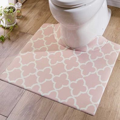 iellio（イエリオ）の「すき間にピタッ！ふけるＰＶＣトイレマット（トイレマット）」