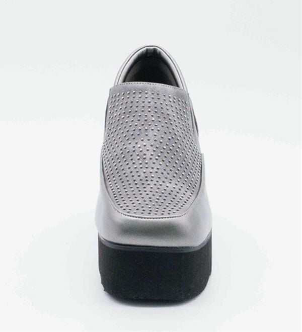 BELLUNA（ベルーナ）の「４Ｅビジュー使いキャタピラーシューズ（スリッポン）」｜詳細画像