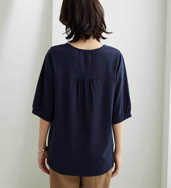 BELLUNA（ベルーナ）の「配色花柄刺しゅうブラウス（アンサンブル）」｜詳細画像