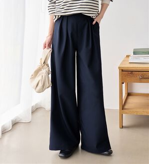 Viola e Viola（ヴィオラ エ ヴィオラ）の「【シワになりにくい】隠して美脚とろみ２タックワイドパンツ（ワイドパンツ・ガウチョ）」｜ネイビー